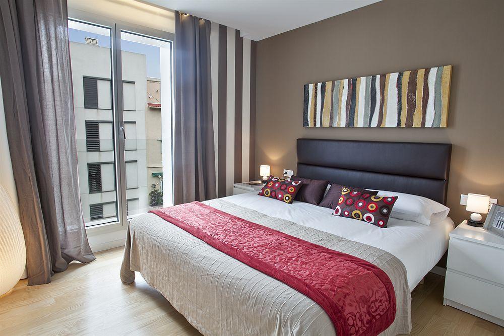 Mistral City Pool Apartments Barcelona Exterior foto